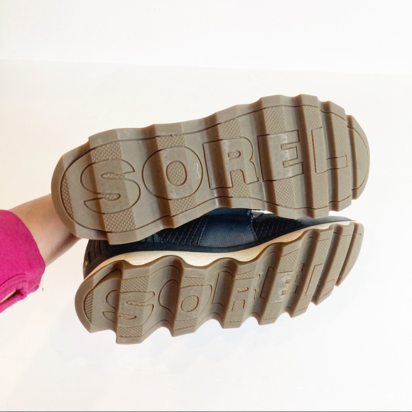 Sorel Kinetic Sneaker Black Velcro Straps Scalloped Streetwear Women's Size 9.5 - Picture 4 of 10